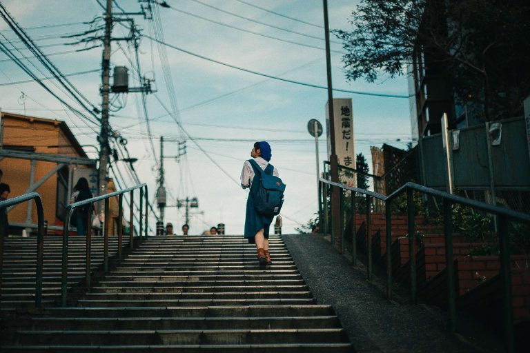 孤独的人有他们自己的泥沼